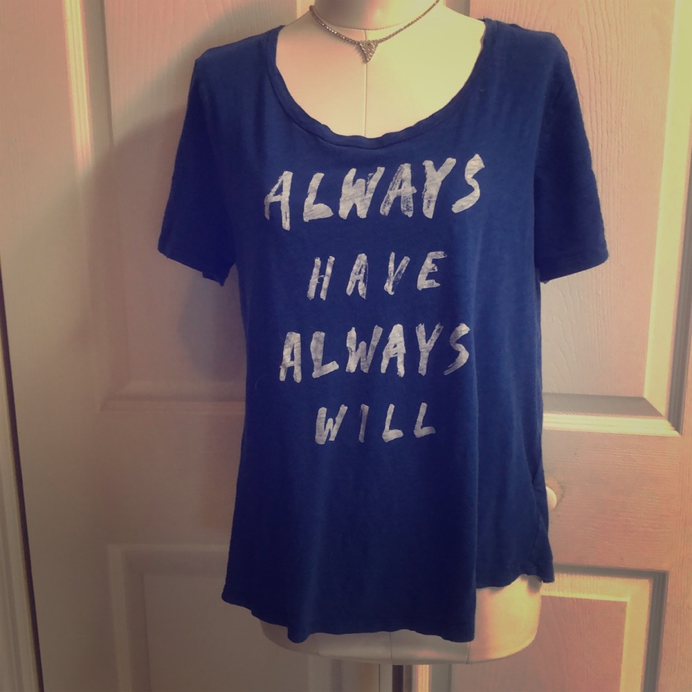 NOVELTY OLD NAVY SIZE LARGE SS T-SHIRT